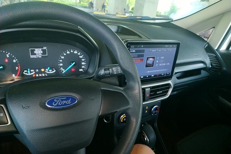 Used Ford EcoSport 2018 1.5L Automatic Elite Edition Center Console