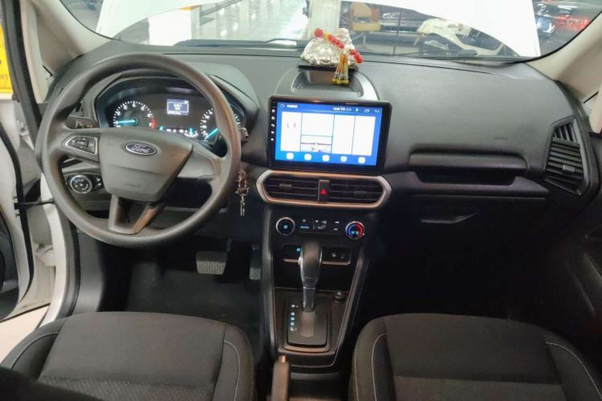 Used Ford EcoSport 2018 1.5L Automatic Elite Edition Center Console