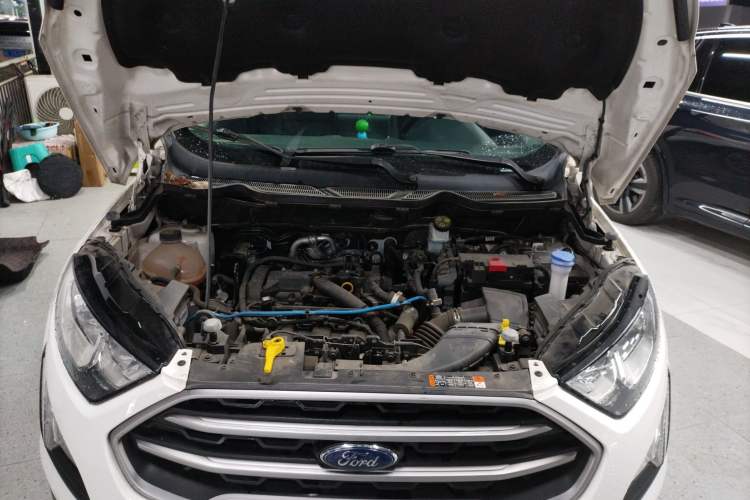Used Ford EcoSport 2018 1.5L Automatic Platinum Wing Model Engine Bay