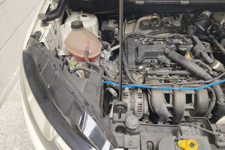 Used Ford EcoSport 2018 1.5L Automatic Platinum Wing Model Engine Bay Right