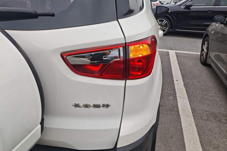 Used Ford EcoSport 2018 1.5L Automatic Platinum Wing Model Exterior 2