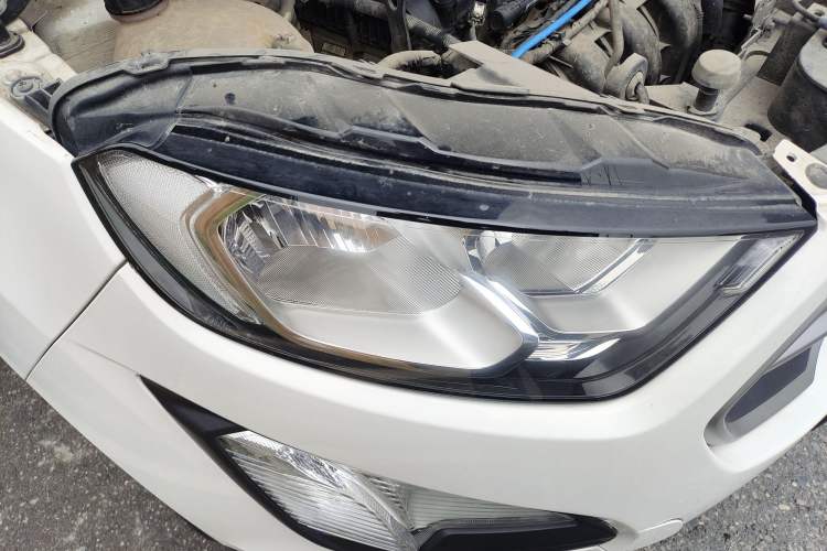 Used Ford EcoSport 2018 1.5L Automatic Platinum Wing Model Exterior 6