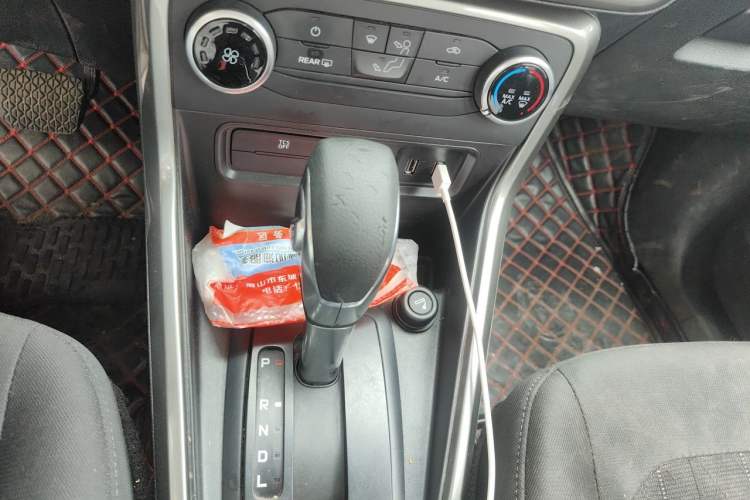 Used Ford EcoSport 2018 Revised 1.5L Automatic Platinum Wing Edition Gear Lever