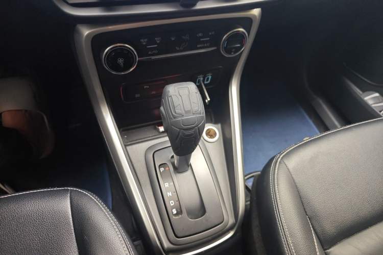 Used Ford EcoSport 2018 Revised Version 2.0L Automatic All-Wheel Drive Luxury Trim Gear Lever