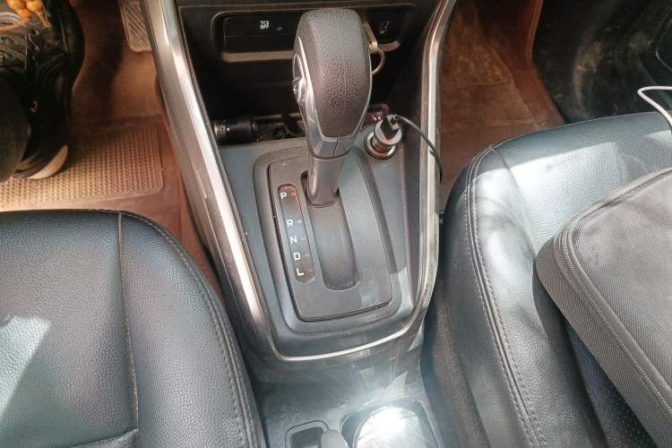 Used Ford EcoSport 2018 1.5L Automatic Platinum Wing Model Gear Lever