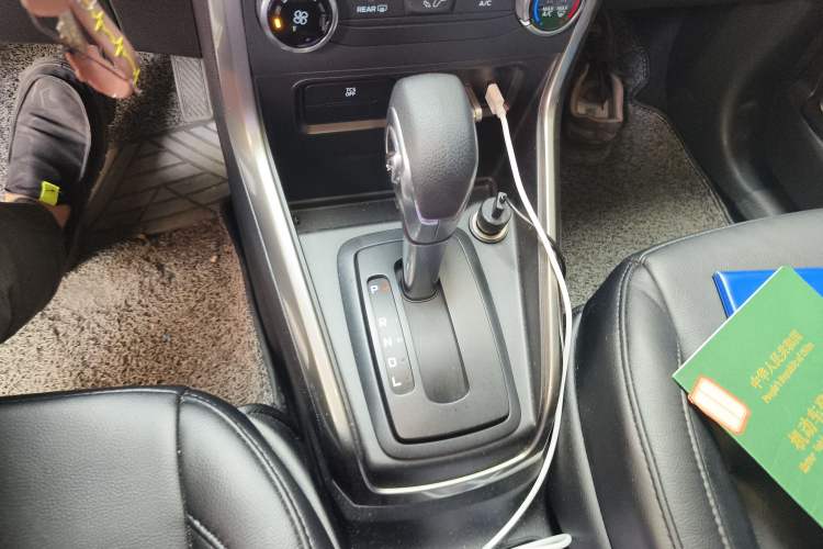 Used Ford EcoSport 2018 1.5L Automatic Platinum Wing Model Gear Lever
