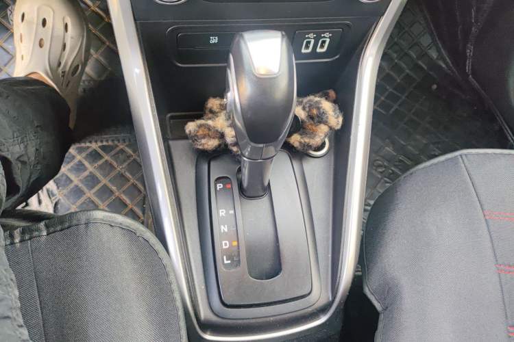 Used Ford EcoSport 2018 1.5L Automatic Zunyi Trim Gear Lever