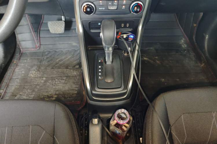 Used Ford EcoSport 2018 1.5L Automatic Platinum Wing Model Gear Lever
