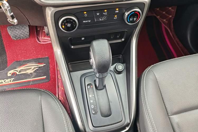 Used Ford EcoSport 2018 1.5L Automatic Platinum Wing Model Gear Lever
