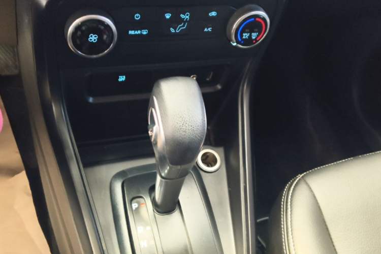 Used Ford EcoSport 2018 1.5L Automatic Elite Edition Gear Lever