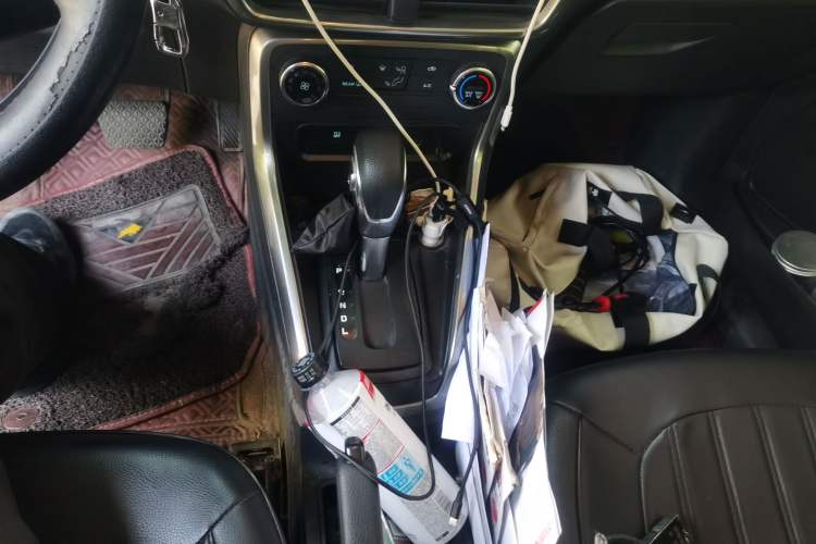 Used Ford EcoSport 2018 1.5L Automatic Platinum Wing Model Gear Lever