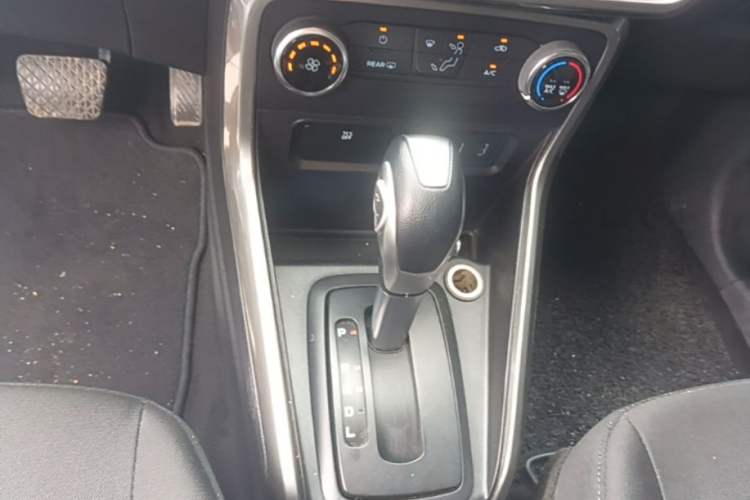 Used Ford EcoSport 2018 1.5L Automatic Platinum Wing Model Gear Lever