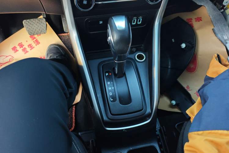 Used Ford EcoSport 2018 1.5L Automatic Zunyi Trim Gear Lever
