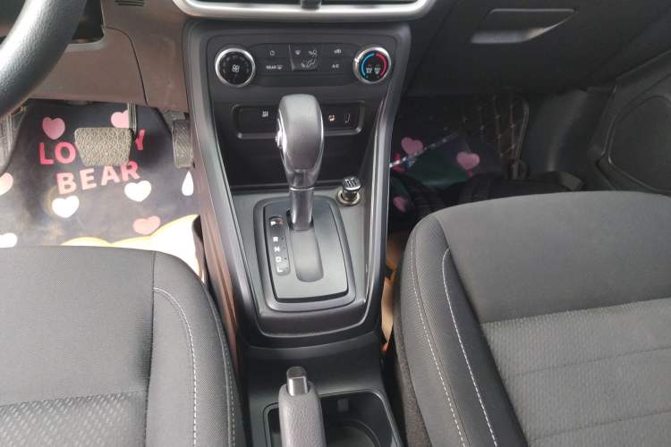 Used Ford EcoSport 2018 1.5L Automatic Elite Edition Gear Lever