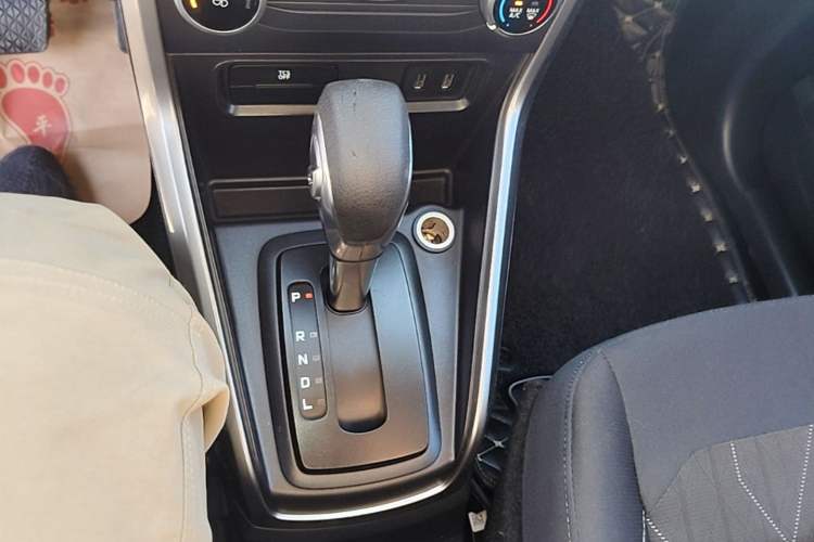 Used Ford EcoSport 2018 1.5L Automatic Platinum Wing Model Gear Lever