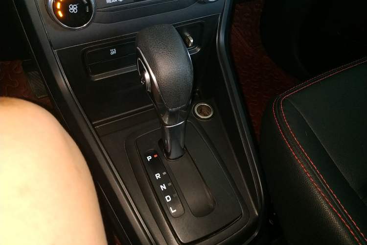 Used Ford EcoSport 2018 1.5L Automatic Elite Edition Gear Lever