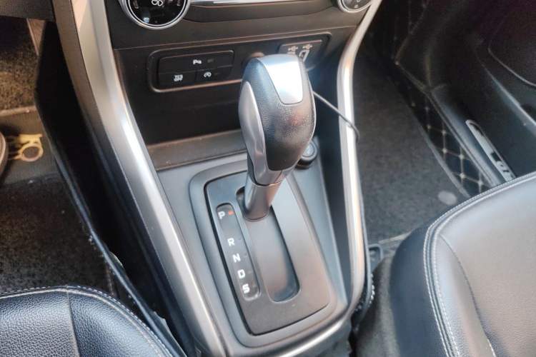 Used Ford EcoSport 2018 Revised Version 2.0L Automatic All-Wheel Drive Luxury Trim Gear Lever