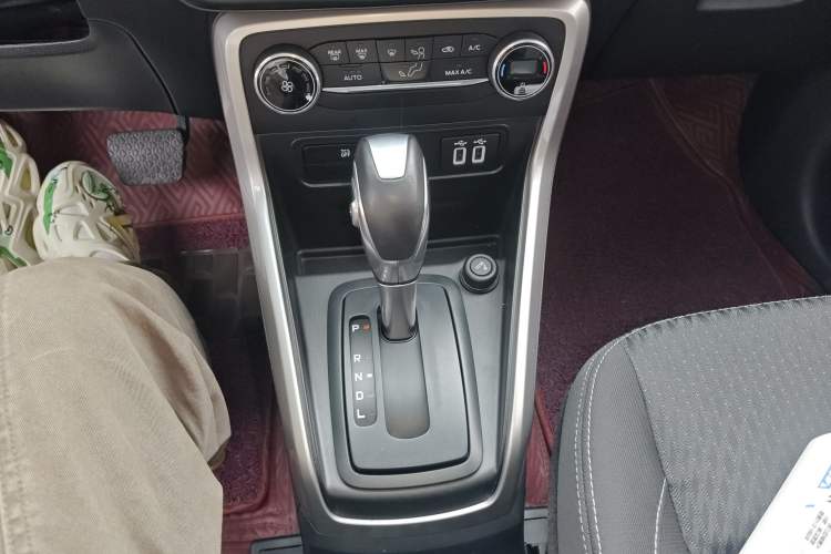 Used Ford EcoSport 2018 1.5L Automatic Zunyi Trim Gear Lever
