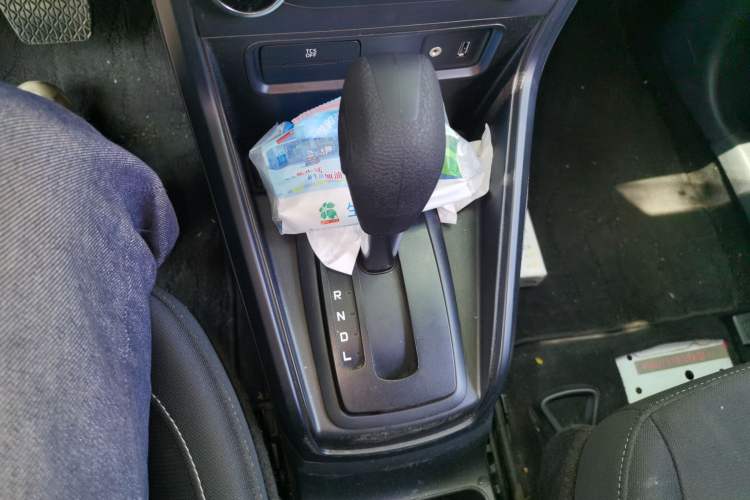 Used Ford EcoSport 2018 1.5L Automatic Elite Edition Gear Lever