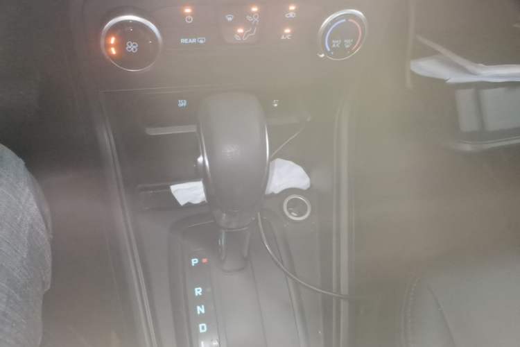 Used Ford EcoSport 2018 1.5L Automatic Elite Edition Gear Lever
