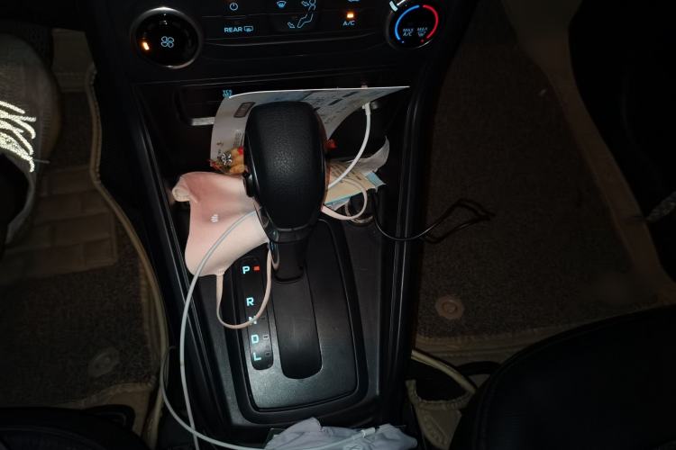 Used Ford EcoSport 2018 1.5L Automatic Elite Edition Gear Lever