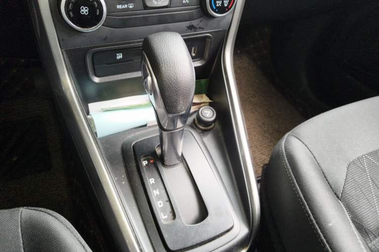 Used Ford EcoSport 2018 1.5L Automatic Platinum Wing Model Gear Lever