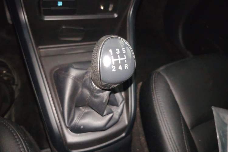 Used Ford EcoSport 2018 1.5L Manual Jingyi Model Gear Lever