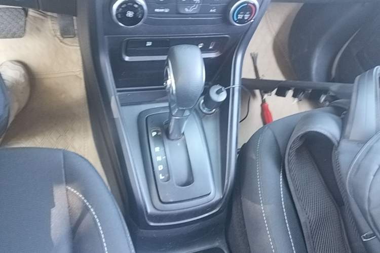 Used Ford EcoSport 2018 1.5L Automatic Elite Edition Gear Lever