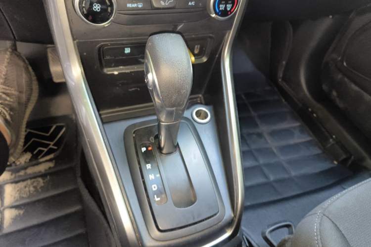 Used Ford EcoSport 2018 1.5L Automatic Platinum Wing Model Gear Lever