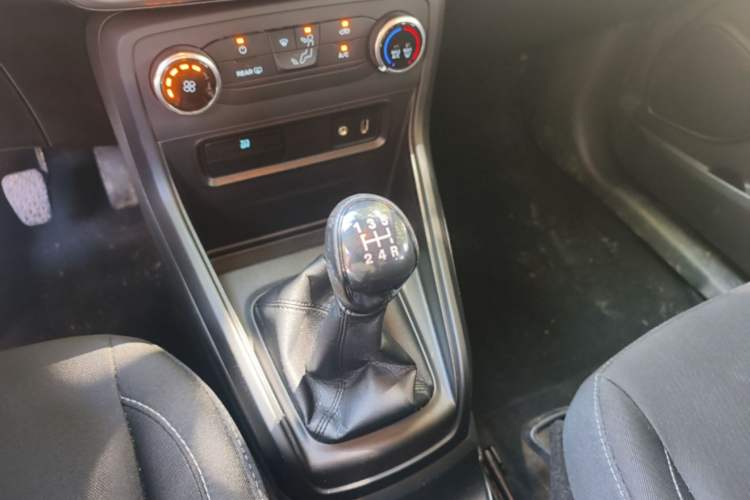 Used Ford EcoSport 2018 1.5L Manual Jingyi Model Gear Lever