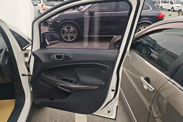 Used Ford EcoSport 2018 1.5L Automatic Platinum Wing Model Interior 2