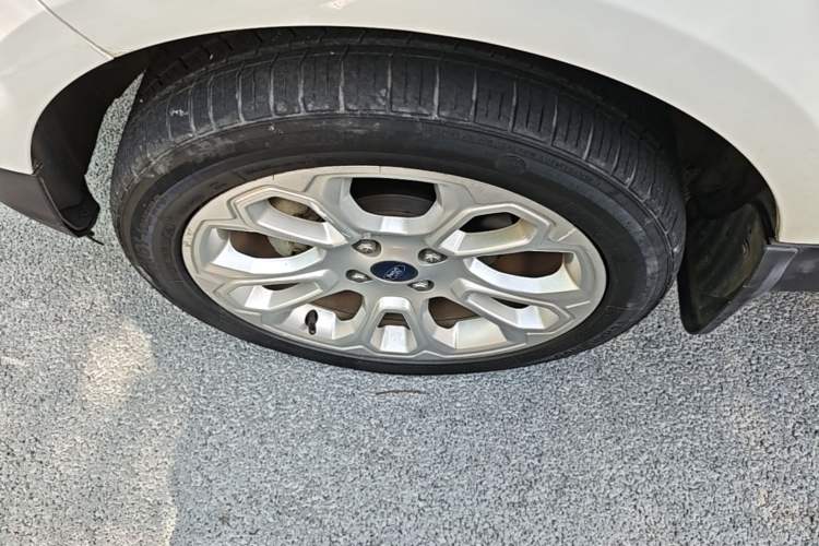Used Ford EcoSport 2018 1.5L Automatic Platinum Wing Model Left Front Wheel Hub
