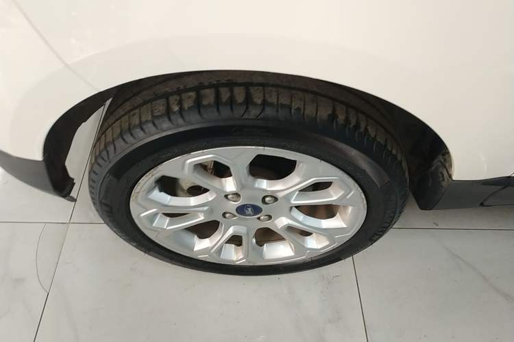 Used Ford EcoSport 2018 1.5L Automatic Platinum Wing Model Left Front Wheel Hub