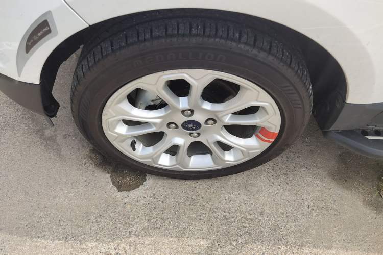 Used Ford EcoSport 2018 2.0L Automatic 4x4 Prestige Trim Left Front Wheel Hub