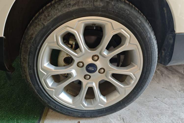 Used Ford EcoSport 2018 1.5L Automatic Platinum Wing Model Left Front Wheel Hub
