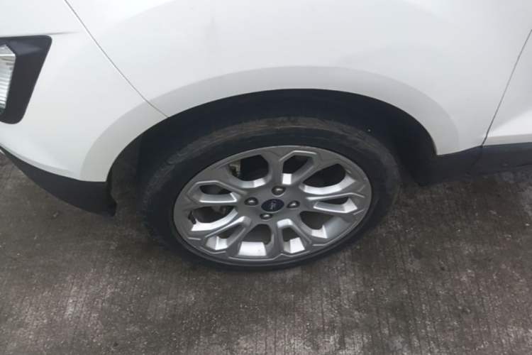 Used Ford EcoSport 2018 1.5L Automatic Platinum Wing Model Left Front Wheel Hub