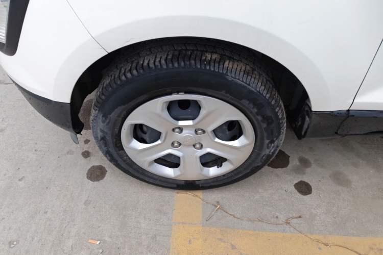 Used Ford EcoSport 2018 1.5L Automatic Elite Edition Left Front Wheel Hub
