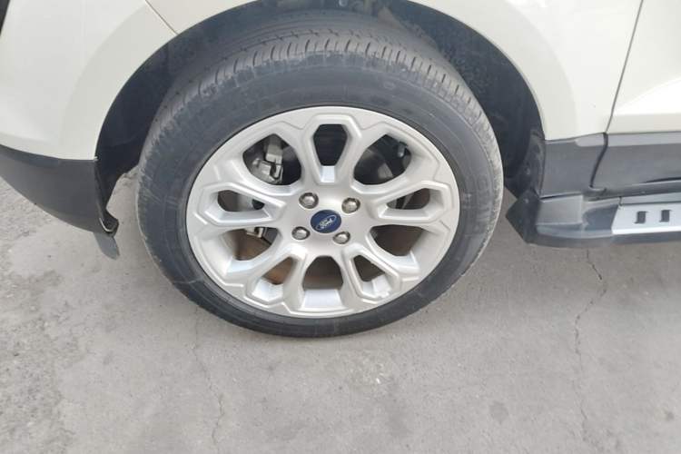 Used Ford EcoSport 2018 1.5L Automatic Platinum Wing Model Left Front Wheel Hub