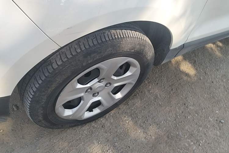 Used Ford EcoSport 2018 1.5L Automatic Elite Edition Left Front Wheel Hub