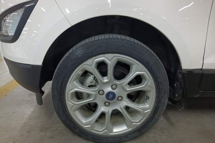 Used Ford EcoSport 2018 1.5L Automatic Platinum Wing Model Left Front Wheel Hub