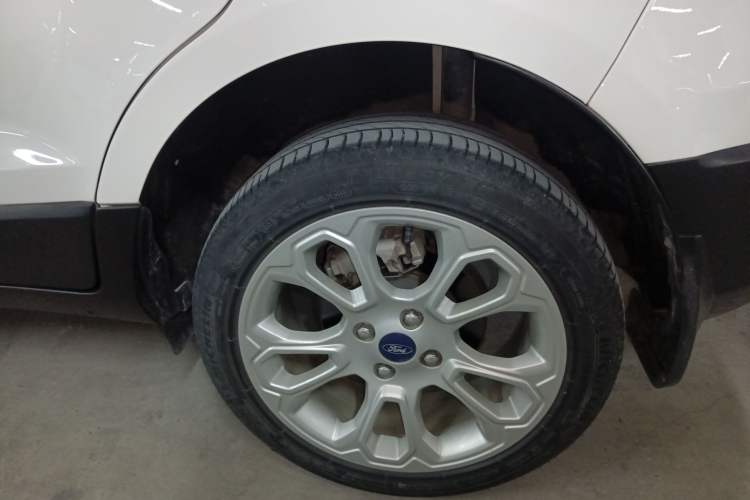 Used Ford EcoSport 2018 1.5L Automatic Platinum Wing Model Left Rear Wheel Hub