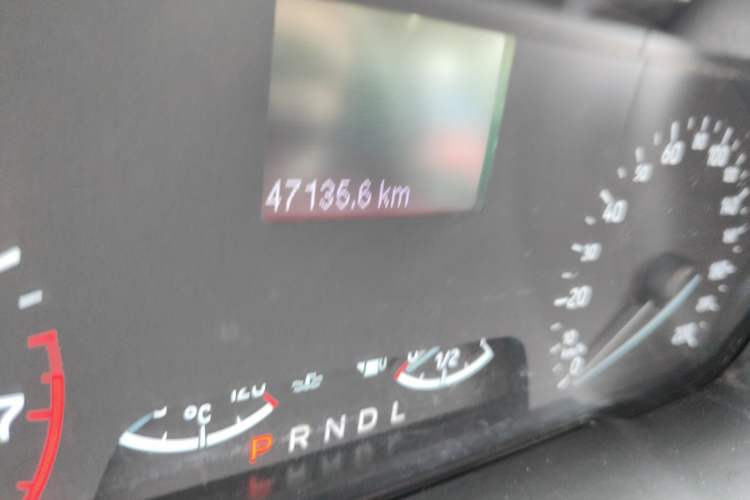 Used Ford EcoSport 2018 1.5L Automatic Platinum Wing Model Odometer Close Up