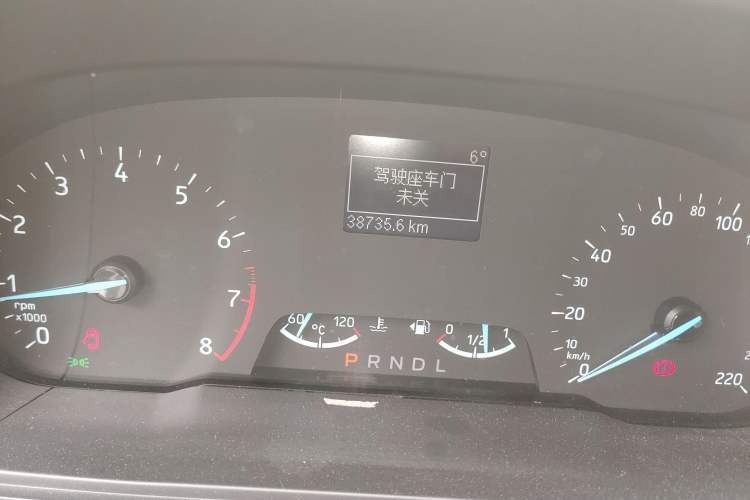Used Ford EcoSport 2018 1.5L Automatic Platinum Wing Model Odometer Close Up
