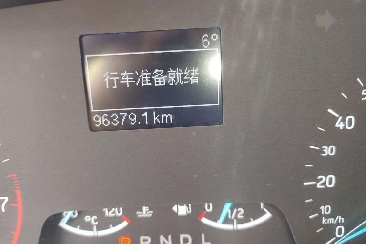 Used Ford EcoSport 2018 1.5L Automatic Platinum Wing Model Odometer Close Up