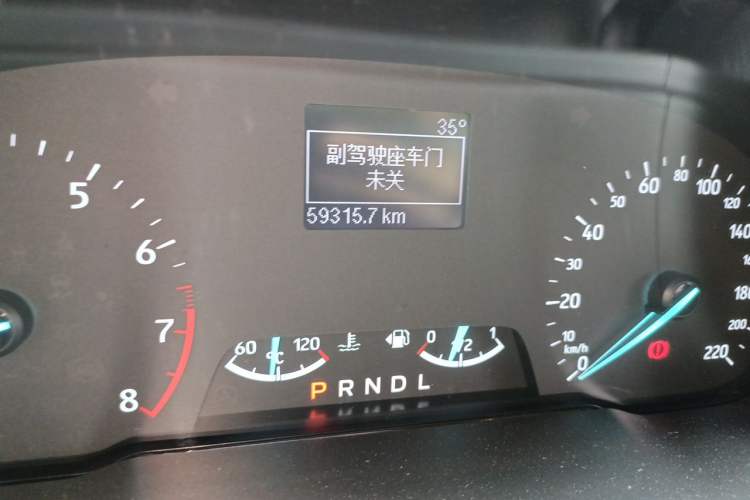 Used Ford EcoSport 2018 1.5L Automatic Elite Edition Odometer Close Up