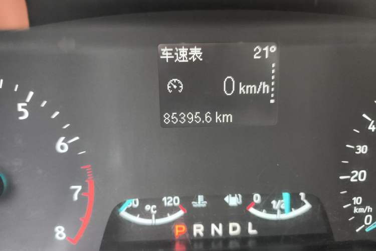 Used Ford EcoSport 2018 1.5L Automatic Platinum Wing Model Odometer Close Up