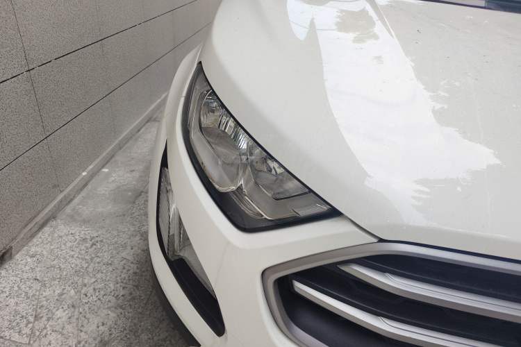 Used Ford EcoSport 2018 1.5L Automatic Platinum Wing Model Right Front Headlight