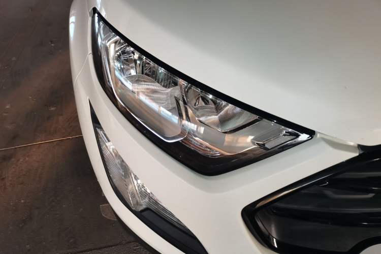 Used Ford EcoSport 2018 1.5L Automatic Elite Edition Right Front Headlight