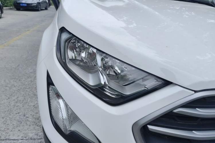 Used Ford EcoSport 2018 1.5L Automatic Platinum Wing Model Right Front Headlight