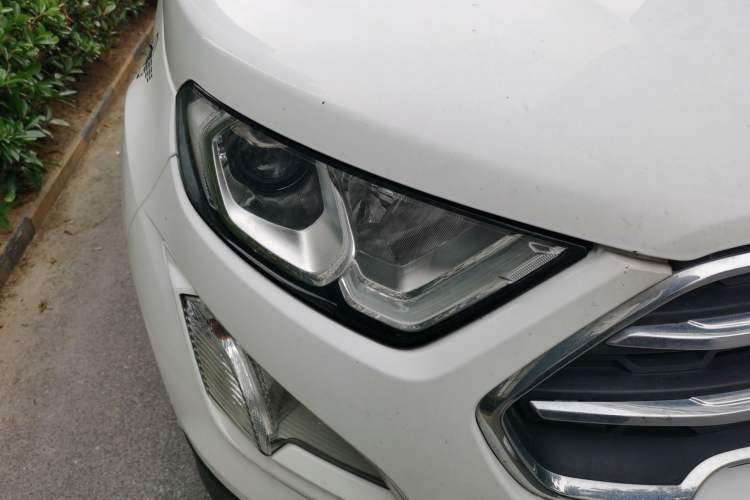 Used Ford EcoSport 2018 2.0L Automatic 4x4 Prestige Trim Right Front Headlight